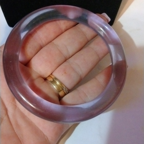 Vintage purple lucite bangle bracelet (sku 7030) - Picture 3 of 5